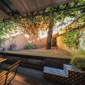 Tiare Guest house